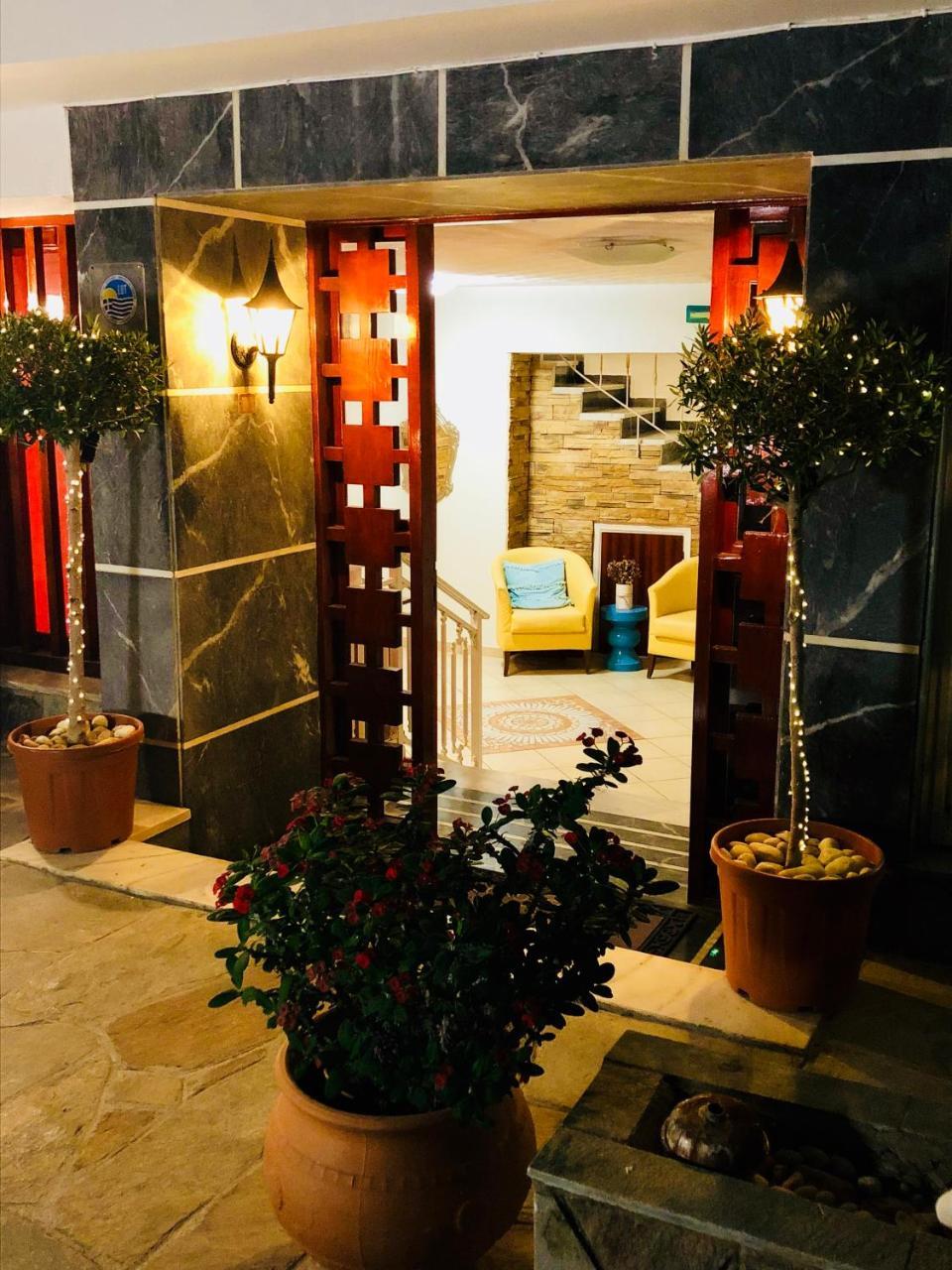 Hotel George Agios Kirykos  Exterior photo